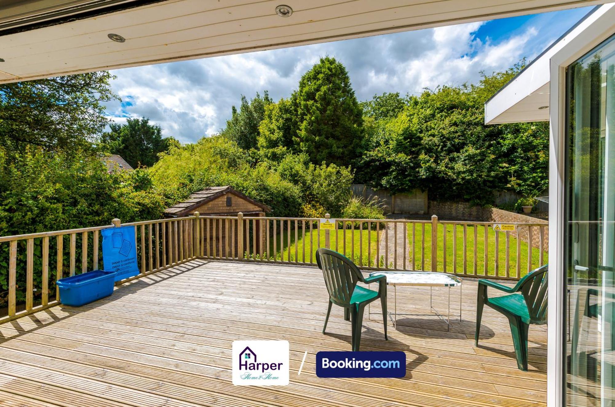 Spacious Detached Bungalow By Harperletting Short Lets & Serviced Accommodation Buckely With Pool Table & Driveway Buckley 外观 照片