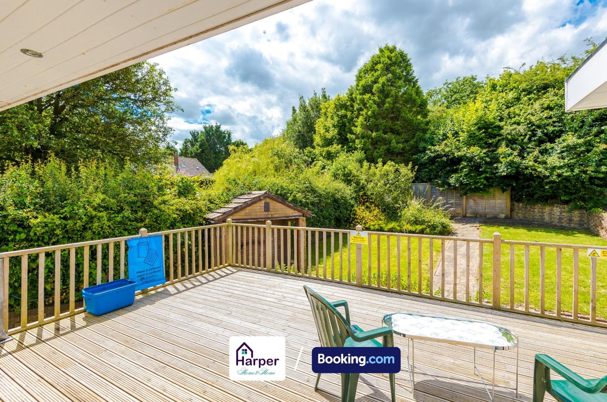 Spacious Detached Bungalow By Harperletting Short Lets & Serviced Accommodation Buckely With Pool Table & Driveway Buckley 外观 照片