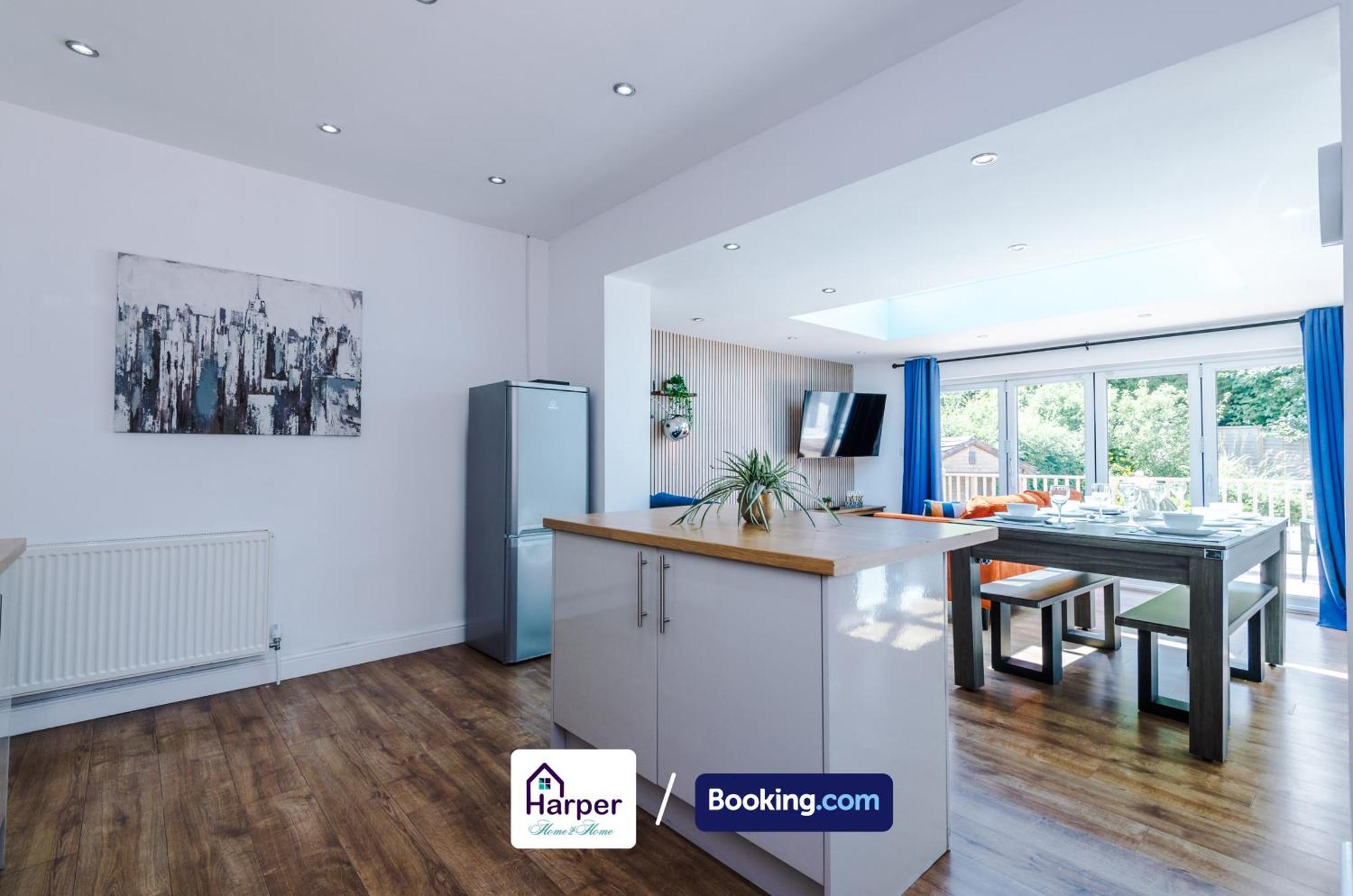 Spacious Detached Bungalow By Harperletting Short Lets & Serviced Accommodation Buckely With Pool Table & Driveway Buckley 外观 照片