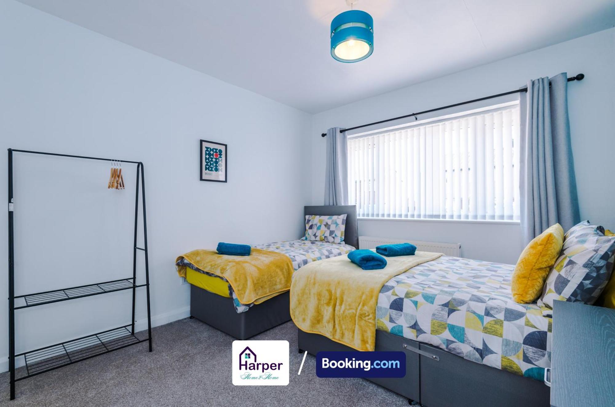 Spacious Detached Bungalow By Harperletting Short Lets & Serviced Accommodation Buckely With Pool Table & Driveway Buckley 外观 照片