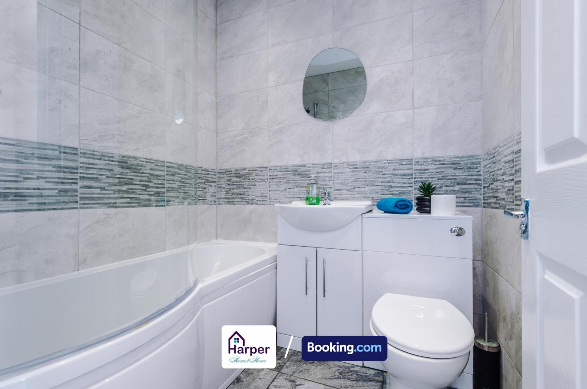 Spacious Detached Bungalow By Harperletting Short Lets & Serviced Accommodation Buckely With Pool Table & Driveway Buckley 外观 照片